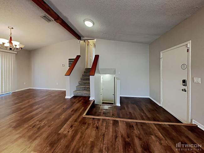705 Crimson King Trce in Tarpon Springs, FL - Building Photo - Building Photo