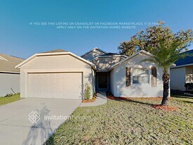 2102 Newtown Rd in Groveland, FL - Building Photo