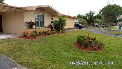 6737 Pansy Dr in Miramar, FL - Building Photo - Building Photo