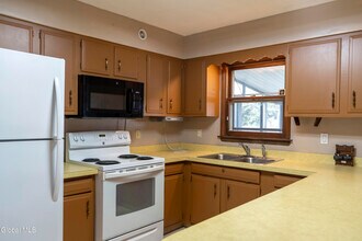 11 Keyes St in Warrensburg, NY - Building Photo - Building Photo