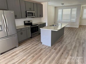 1003 Wainwright Ave in Charlotte, NC - Building Photo - Building Photo