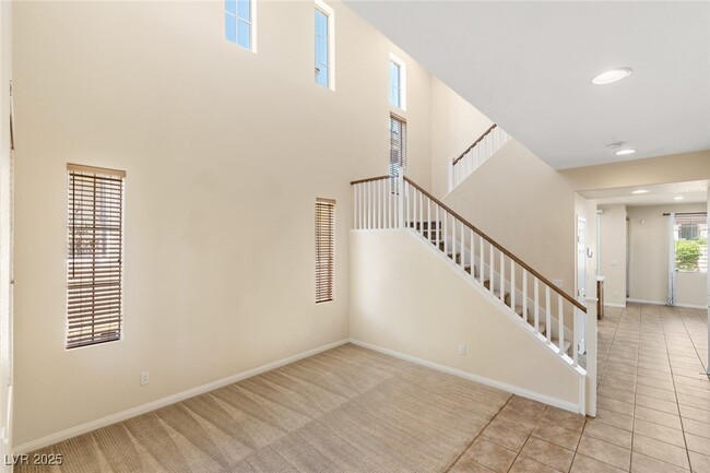 property at 11904 Luna Del Mar Ln