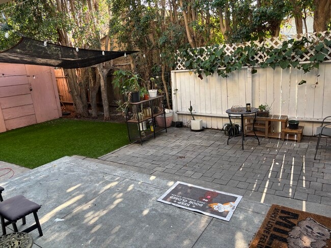 3641 Kelton Ave, Unit A in Los Angeles, CA - Building Photo - Building Photo