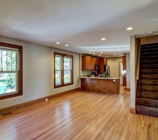 1607 Como Ave SE in Minneapolis, MN - Building Photo - Building Photo
