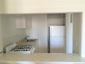 524 Whitney Ave in New Haven, CT - Building Photo - Building Photo