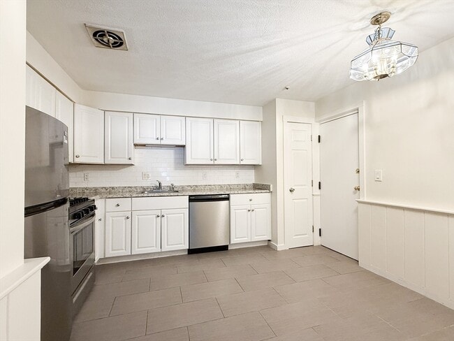 80 Walnut St in Canton, MA - Building Photo - Building Photo