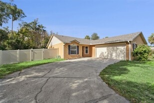 103 N Sparkman Ave in Orange City, FL - Building Photo