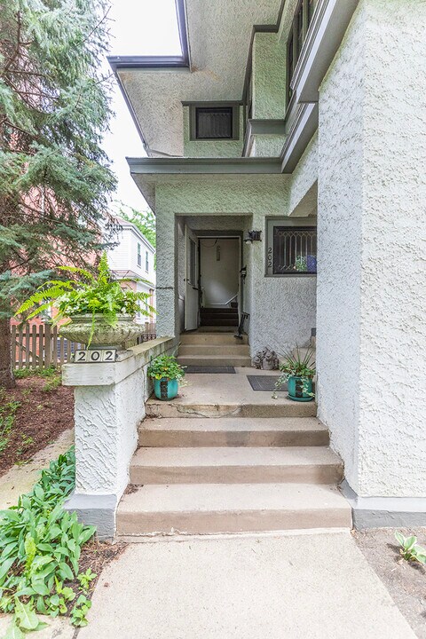 202 Ridgeland Ave in Oak Park, IL - Building Photo