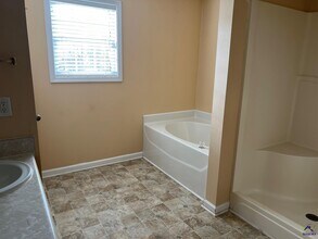 105 Sark Dr in Warner Robins, GA - Building Photo - Building Photo