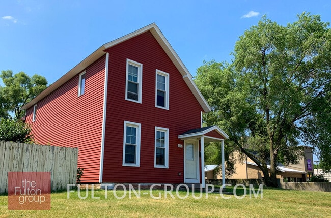 property at 832 Michigan St NE