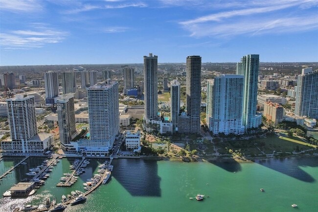 1750 N Bayshore Dr, Unit 3802 in Miami, FL - Building Photo - Building Photo