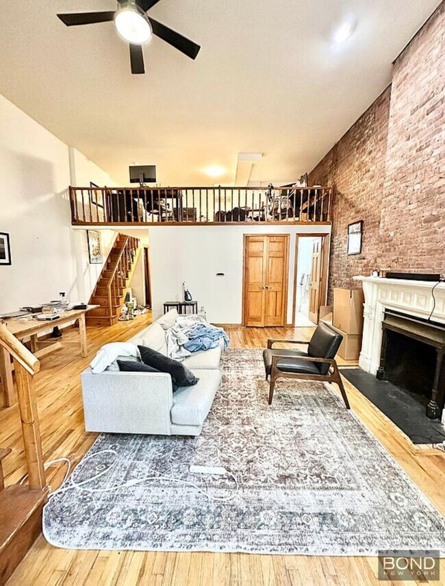 49 W 73rd St in New York, NY - Building Photo - Building Photo