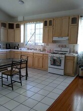 2635 Dobinson St, Unit 101 in Los Angeles, CA - Foto de edificio - Building Photo