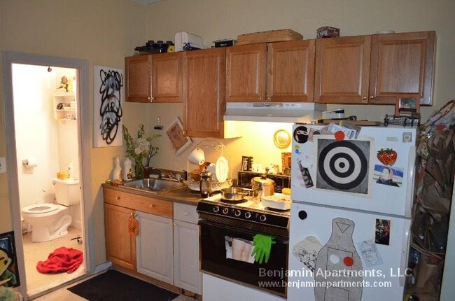 property at 895 Huntington Ave