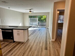 The Eldorado Manor in San Diego, CA - Building Photo - Interior Photo