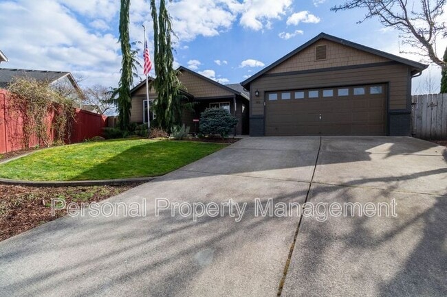 property at 902 N 15th Ct