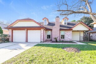 17103 Spruce Run Dr in Spring, TX - Building Photo