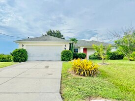 1021 Arbordale St in Lehigh Acres, FL - Building Photo