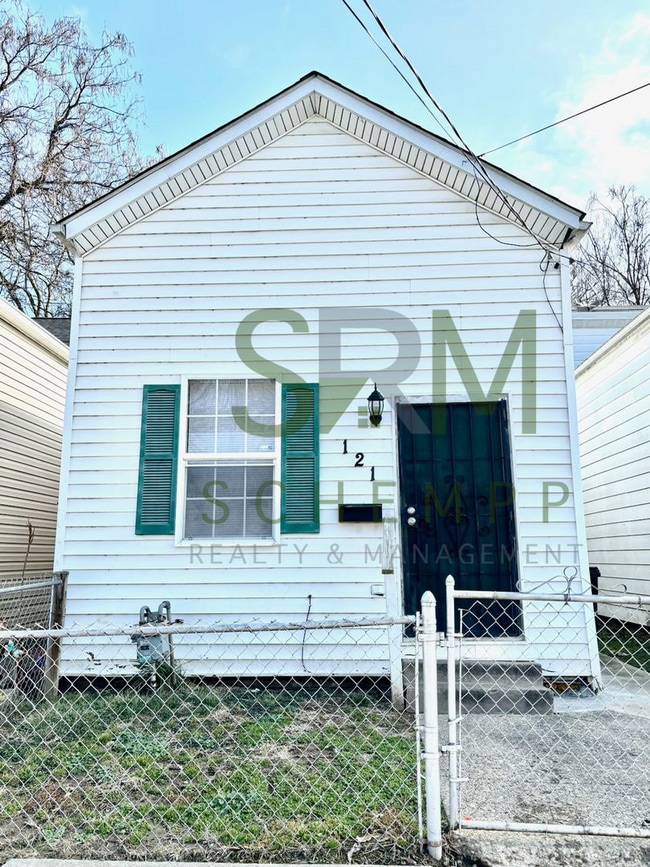 property at 121 N 25th St