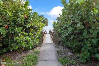 2020 N Atlantic Ave in Cocoa Beach, FL - Building Photo - Building Photo