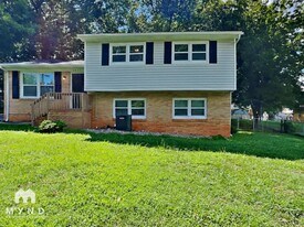 1835 Mountainbrook Dr in Gastonia, NC - Building Photo