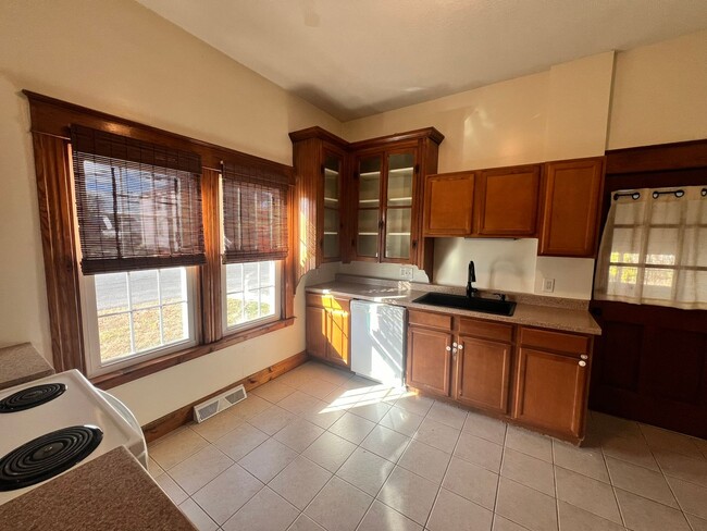 565-567 East St-Unit -565 East Street in Ludlow, MA - Foto de edificio - Building Photo