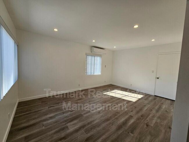 2936 Honolulu Ave in Glendale, CA - Building Photo - Building Photo