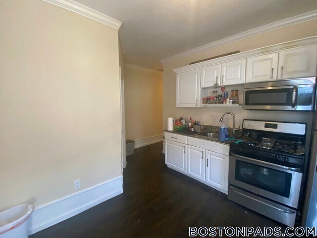 712 Shawmut Ave