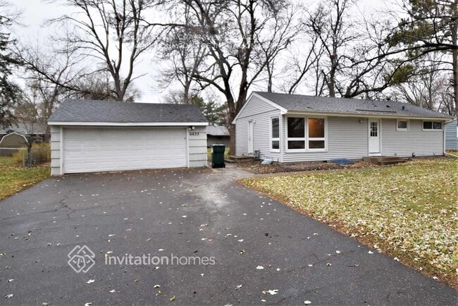 property at 6633 Idaho Ave N