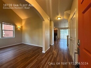 18728 Van Fleet Ave in Sandy, OR - Building Photo - Building Photo