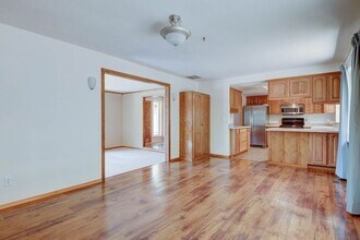 1270 SW Ingleside Ct in Oak Harbor, WA - Building Photo - Building Photo