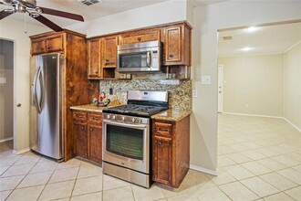 1915 E Allegro St in Houston, TX - Building Photo - Building Photo
