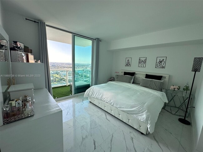 property at 1800 N Bayshore Dr