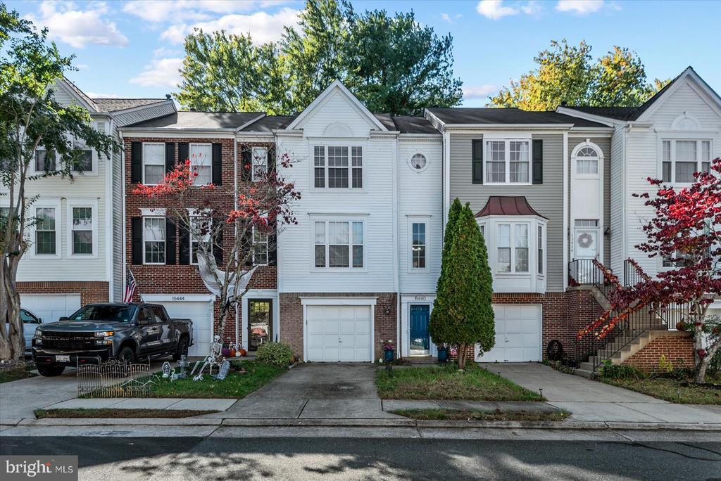 15440 Beachland Way in Montclair, VA - Foto de edificio