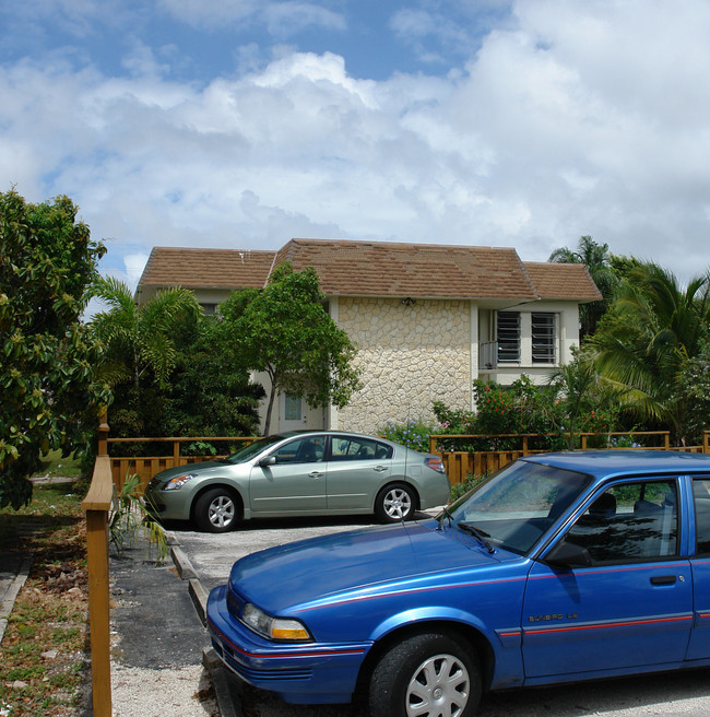 1957 Scott St in Hollywood, FL - Building Photo - Building Photo