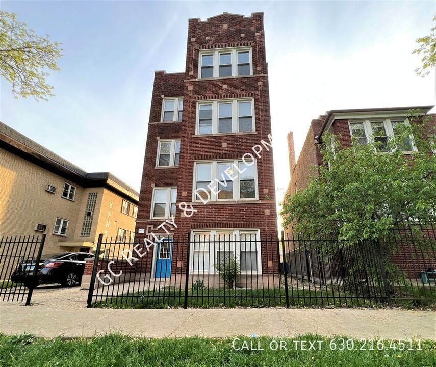 4820 N Springfield Ave in Chicago, IL - Building Photo