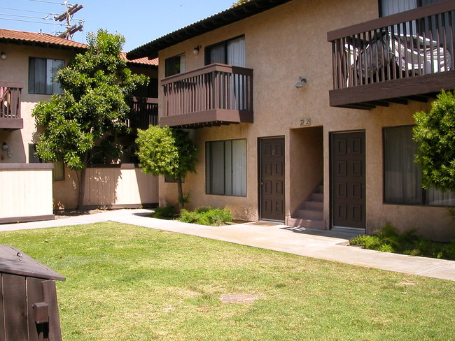 Monte Vista Townhomes II in Ventura, CA - Building Photo - Building Photo