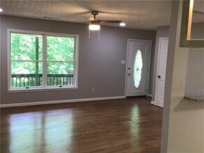 4944 Shiloh Dr in Loganville, GA - Building Photo - Building Photo