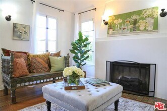 601 Sweetzer Ave in Los Angeles, CA - Building Photo - Building Photo