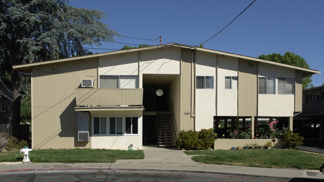 1521 Lacey Ct in Concord, CA - Foto de edificio