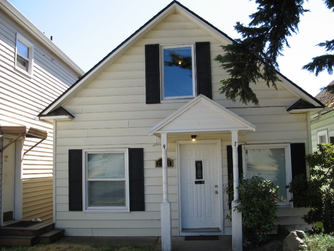 property at 2503 Oakes Ave