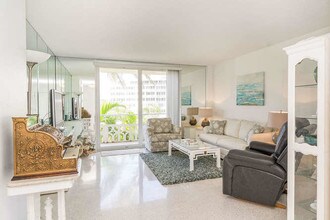 139 Sunrise Ave-Unit -304 in Palm Beach, FL - Building Photo - Building Photo