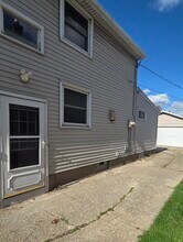 247 School St, Unit 2 upper in Town Of Tonawanda, NY - Building Photo - Building Photo