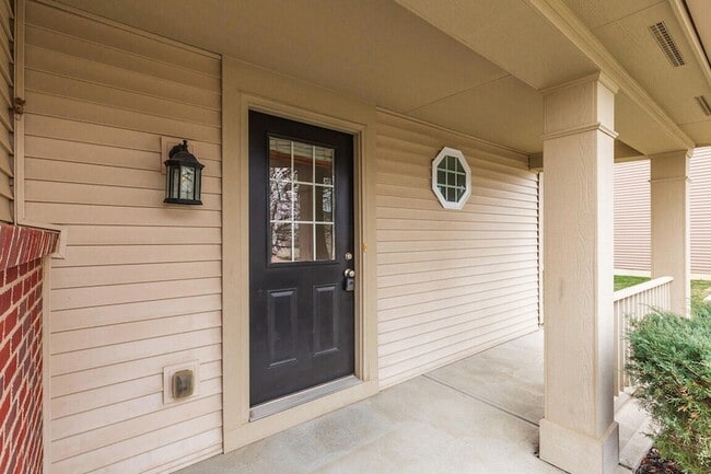 10150 Meadow Glen Dr in Independence, KY - Foto de edificio - Building Photo