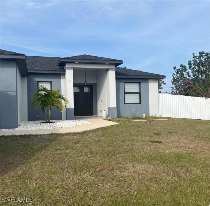 107 NW 6th Terrace in Cape Coral, FL - Building Photo