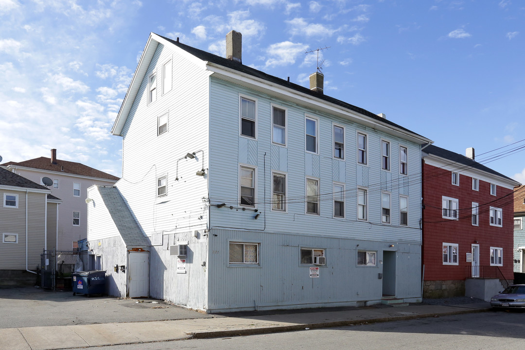 223 Morgan St in Fall River, MA - Foto de edificio