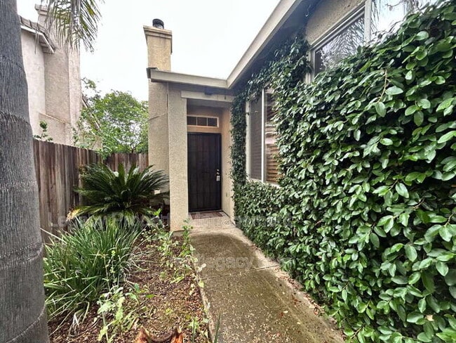 1867 Malachite Way in Roseville, CA - Building Photo - Building Photo