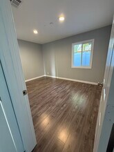 17549 Blythe St in Los Angeles, CA - Building Photo - Building Photo