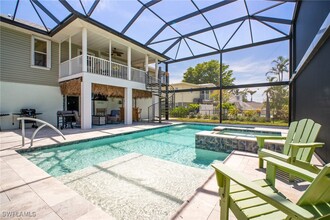 8003 Buccaneer Dr in Fort Myers Beach, FL - Building Photo - Building Photo