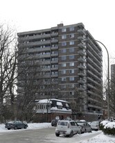 Le Saint-Urbain in Montréal, QC - Building Photo